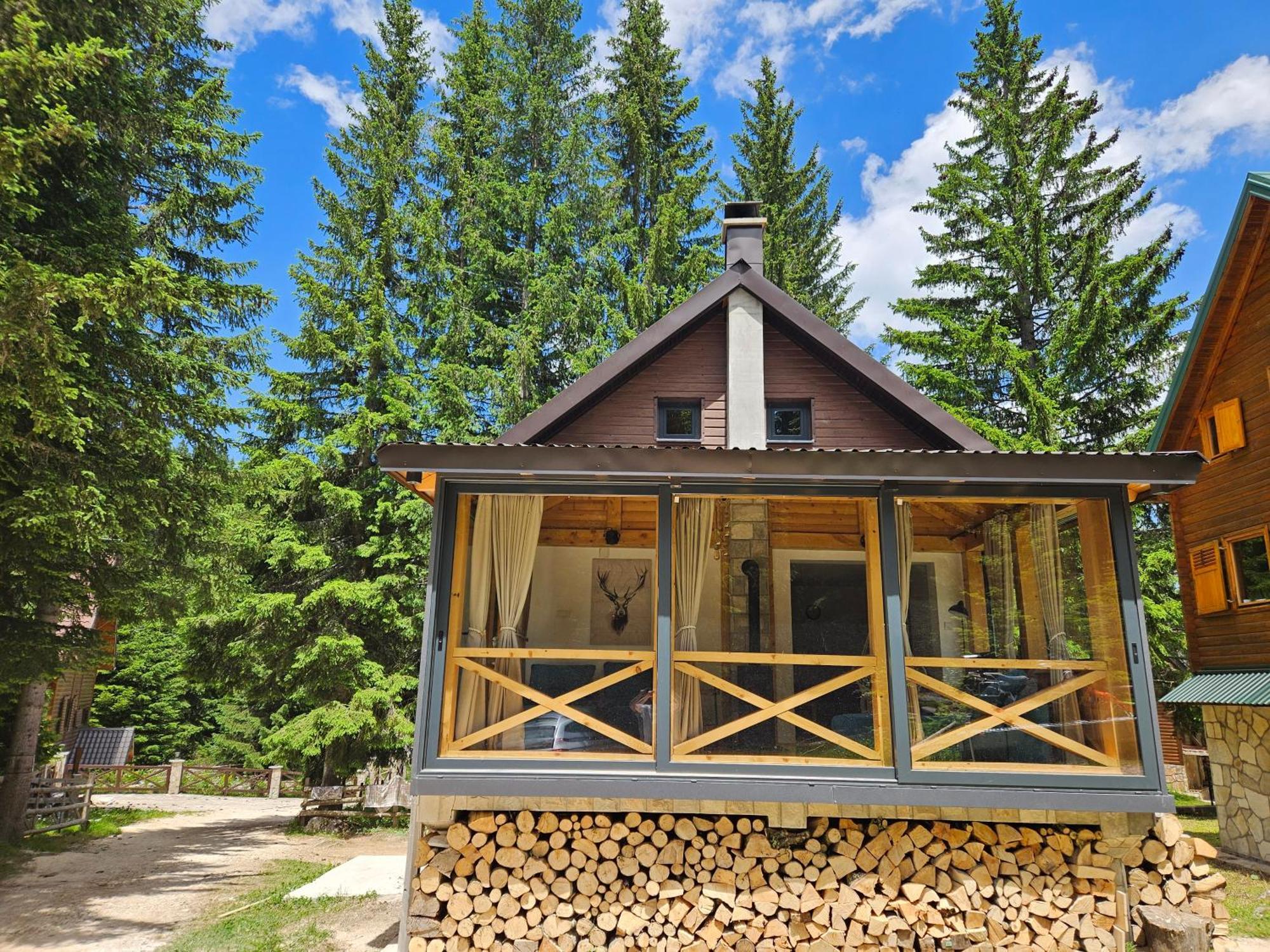 Black Lake Chalet ชาเบลียค ภายนอก รูปภาพ
