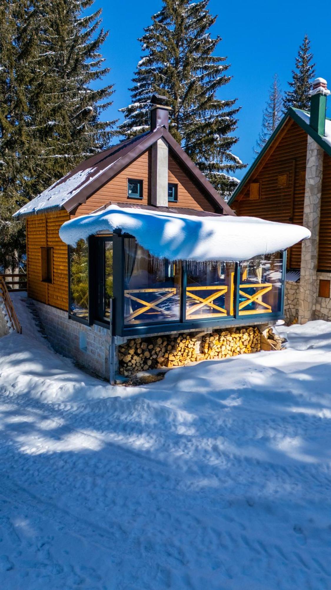 Black Lake Chalet ชาเบลียค ภายนอก รูปภาพ